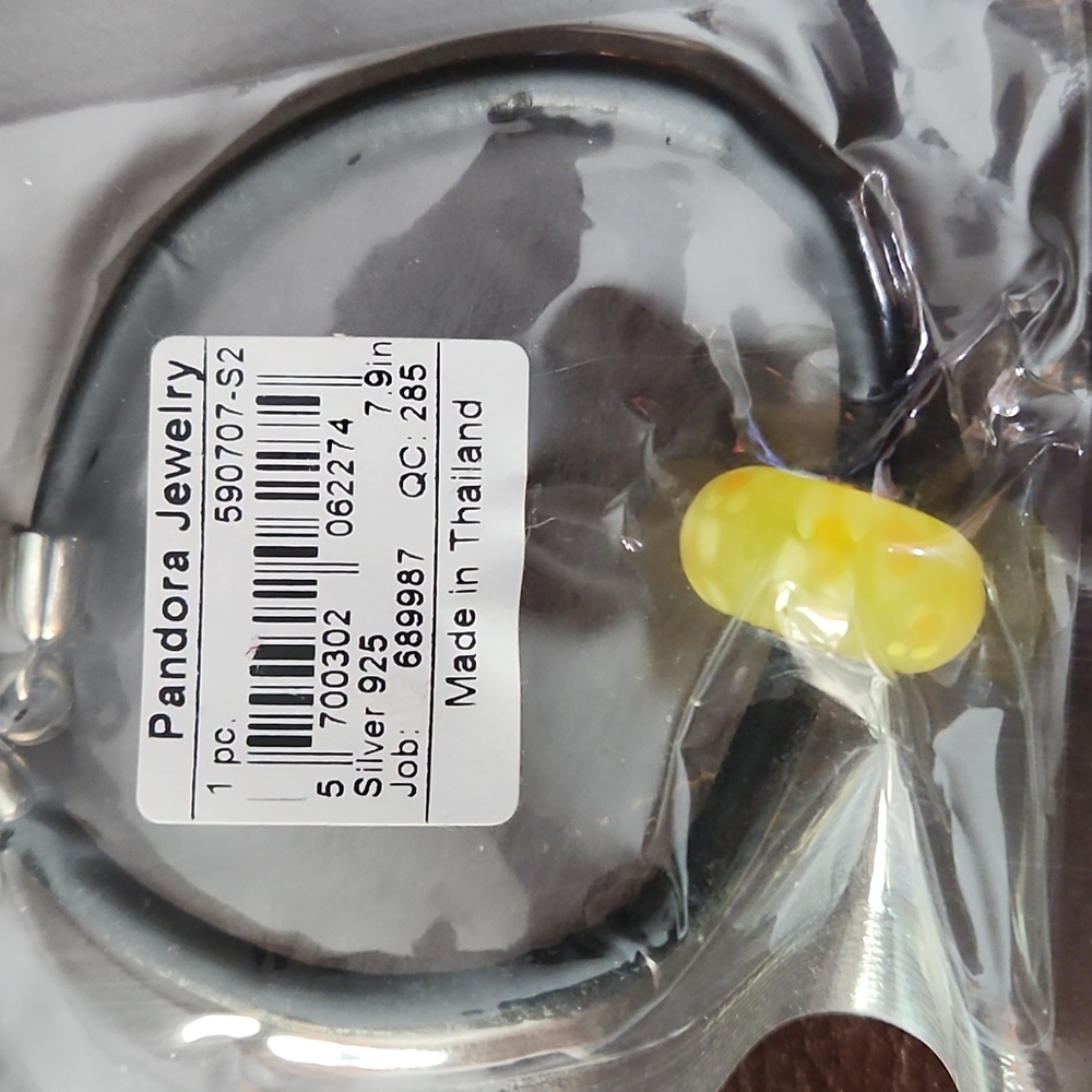 Brand new pandora bracelet w yellow bead